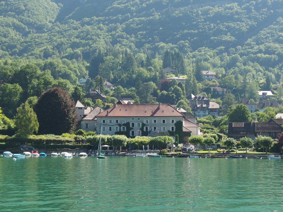Abbaye de Talloires : histoire, visite et communauté