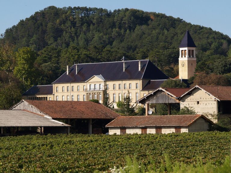 Abbaye Notre-Dame de Triors : histoire, visite et communauté
