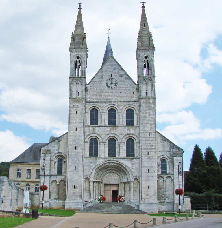 Abbaye Saint-Georges de Boscherville : histoire, visite et communauté