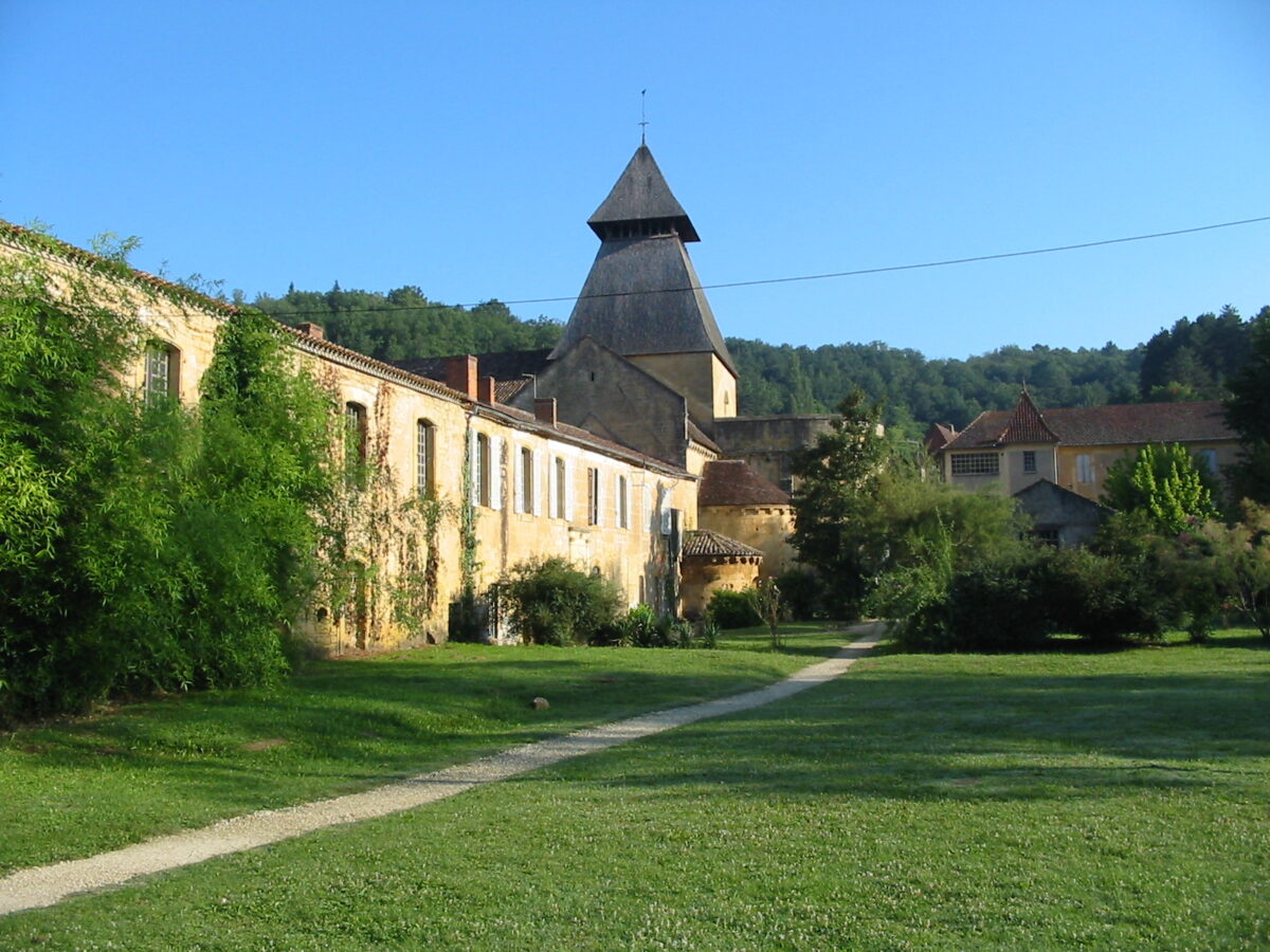 Abbaye de Cadouin : histoire, visite et communauté