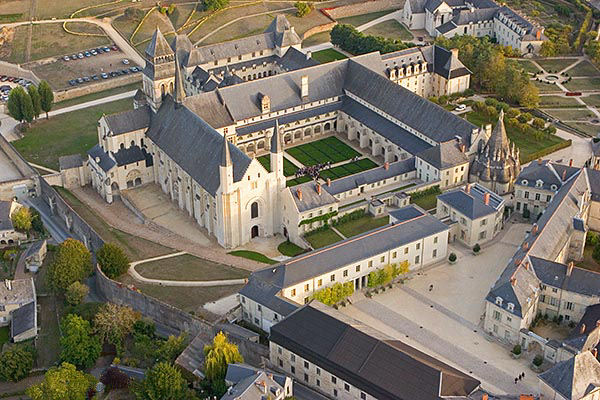 Abbaye De Fontevraud : histoire, visite et communauté
